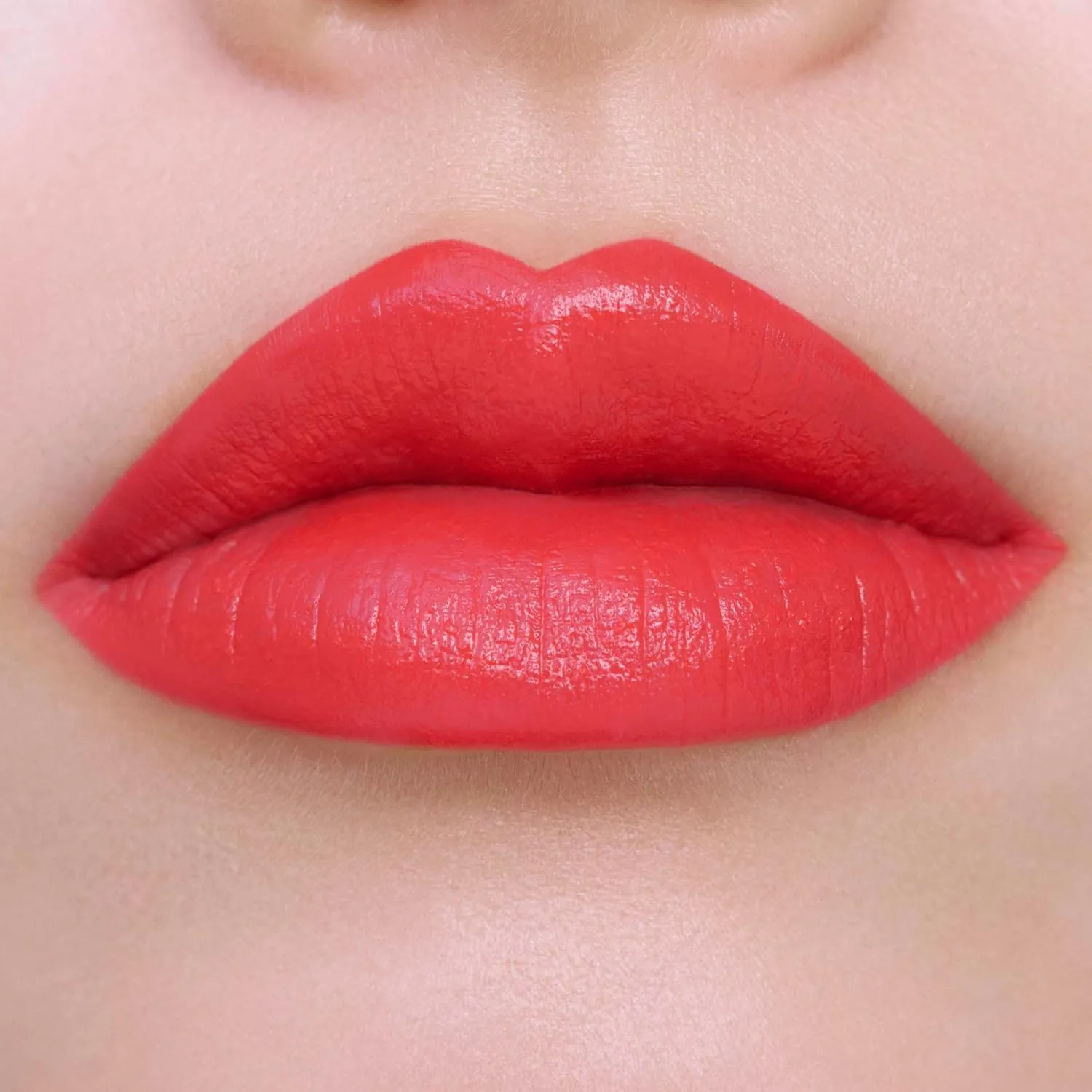 ANNA SUI Rouge Red - Lipstick - Development of Rich, Vivid Color - Rich Texture - Sculpted Form - Long-Lasting - Gorgeous and Bold Red - 400 Allure Red - 0.12 oz.