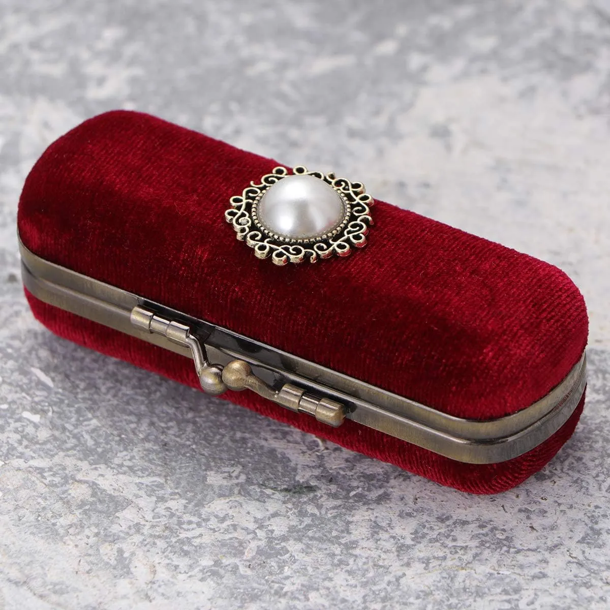 Cabilock Fashion Retro Velvet Lipstick Box Lip Balm Organizer Bag Durable Soft Cosmetic Storage Case with Mirror (Red)