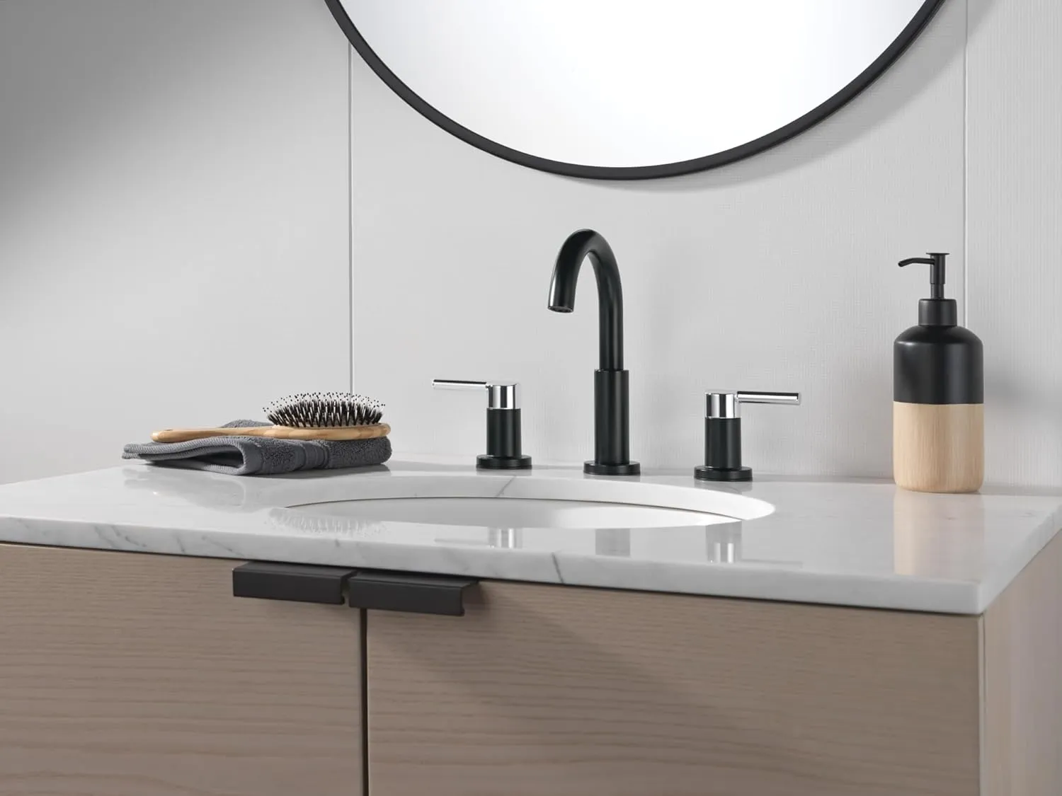 Delta Nicoli Matte Black/Chrome Gold Faucet 3 Hole, 8 Inch Widespread Bathroom Sink Faucet for Vanity, Push-Pop Drain Assembly, Matte Black/Chrome 35749LF-CS