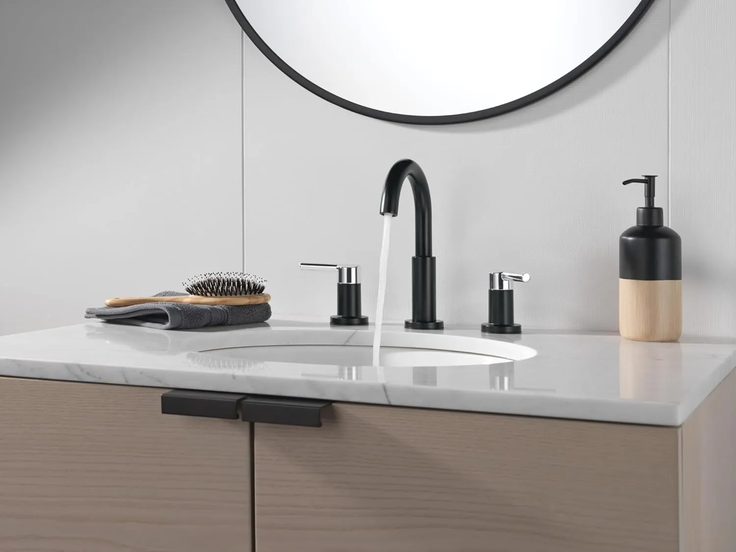 Delta Nicoli Matte Black/Chrome Gold Faucet 3 Hole, 8 Inch Widespread Bathroom Sink Faucet for Vanity, Push-Pop Drain Assembly, Matte Black/Chrome 35749LF-CS