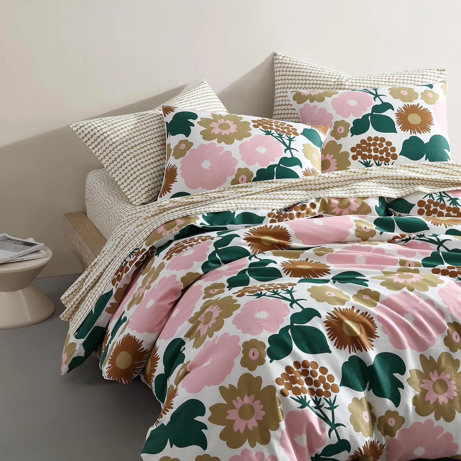 Marimekko - Queen Duvet Cover Set, Organic Cotton Bedding with Matching Shams, Bold Floral Home Decor, GOTS Certified (Pieni Kukkatori Pink, Queen)
