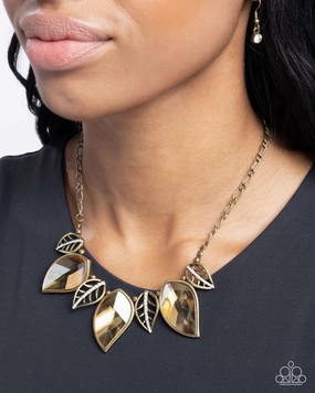 Paparazzi Necklace ~ Leafy Leader