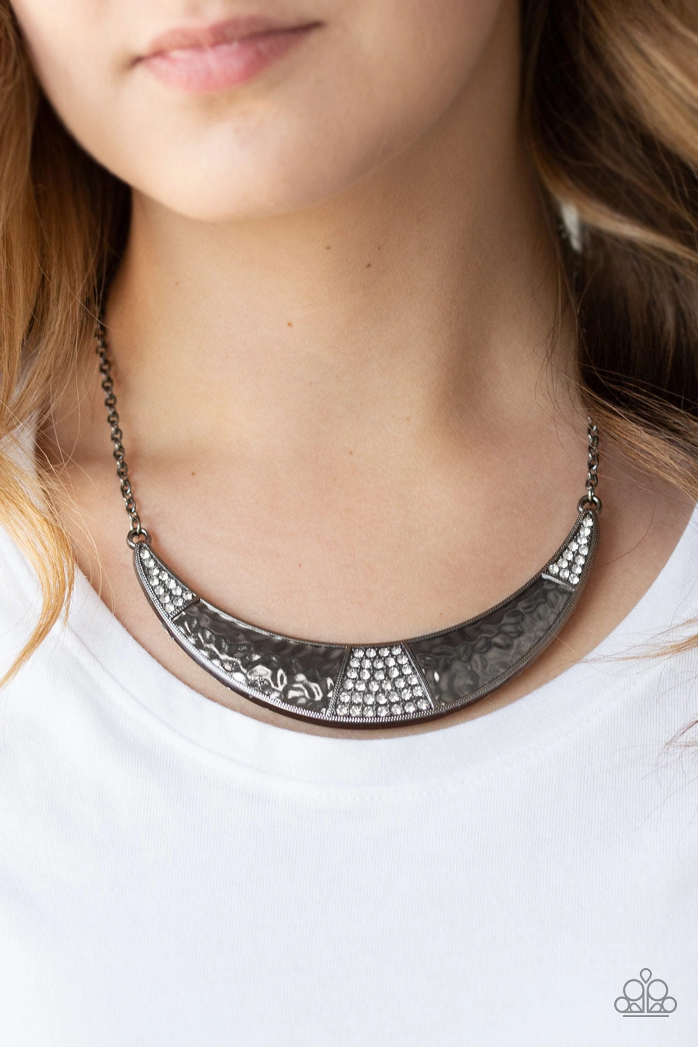 STARDUST - BLACK CRESCENT NECKLACE