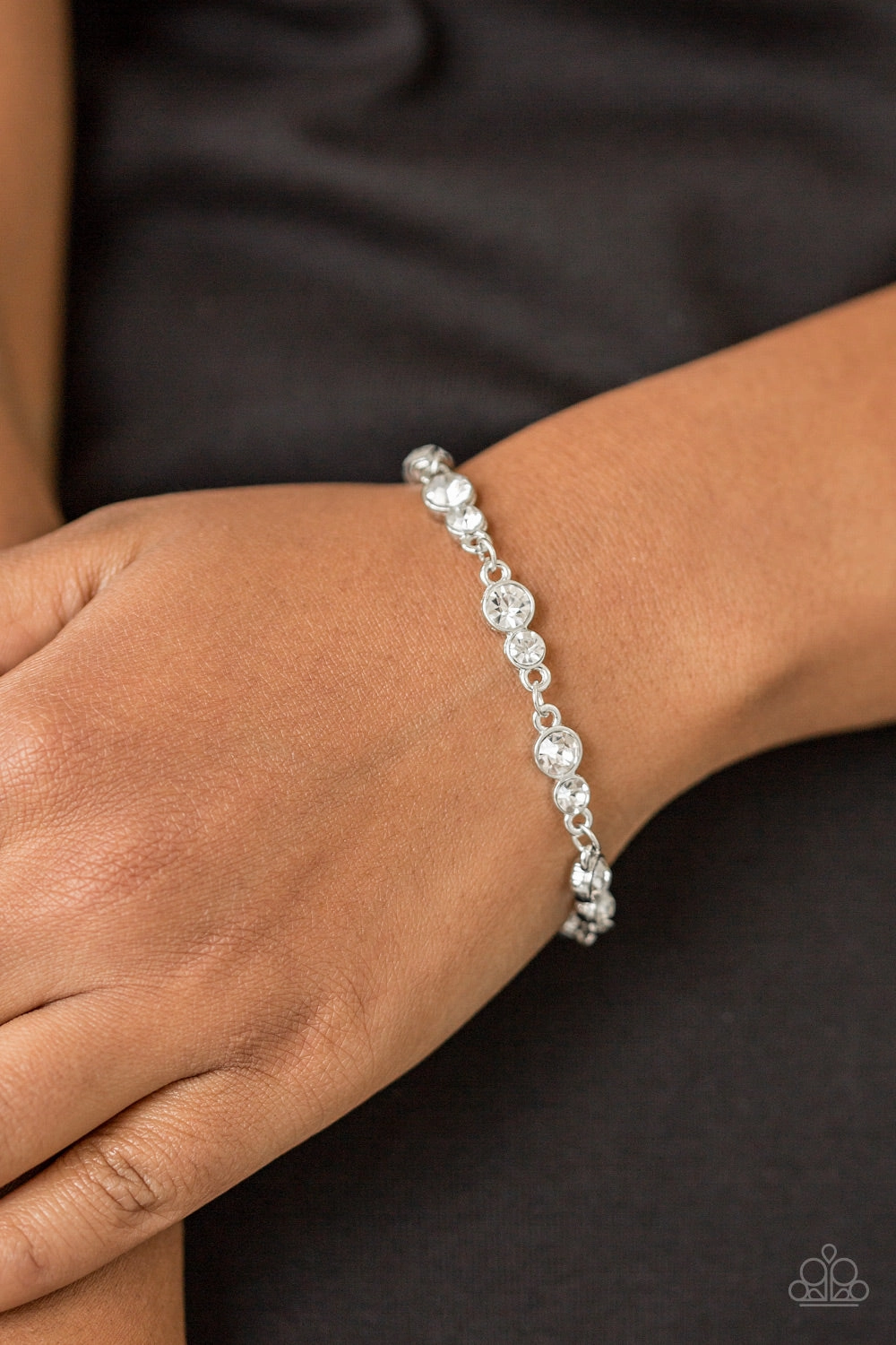 TWINKLE TWINKLE LITTLE STARLET- WHITE RHINESTONES DAINTY BRACELET