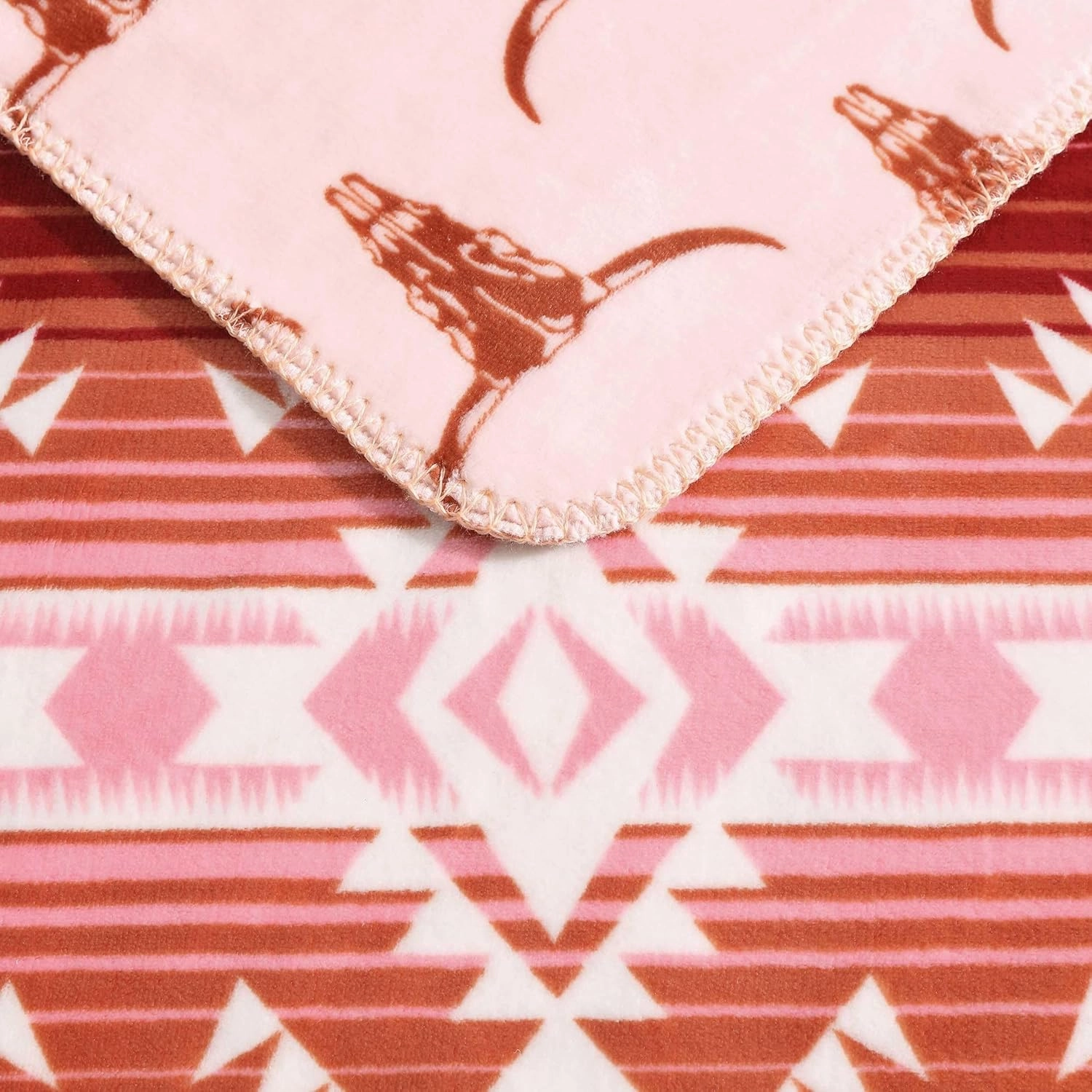 Wrangler - Blanket, Super Soft Reversible Bedding, Yellowstone Inspired, Western Home Essentials for Bed or Couch (Jericho Pink, Twin)